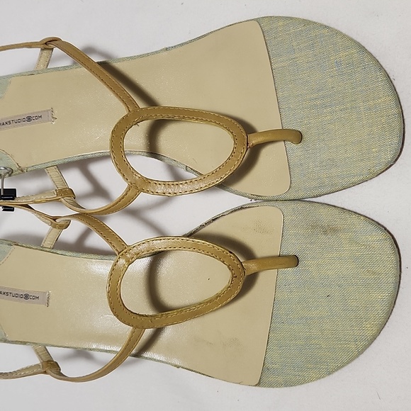 Max Studio  Yellow/Green Leather Strap Design Heel Sandals 2.5" Heel Sz. 7M - Picture 2 of 10